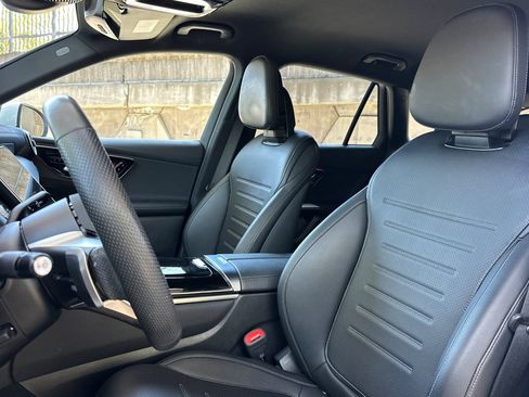 Certified 2025 Mercedes-Benz GLC 350e 4MATIC image 5