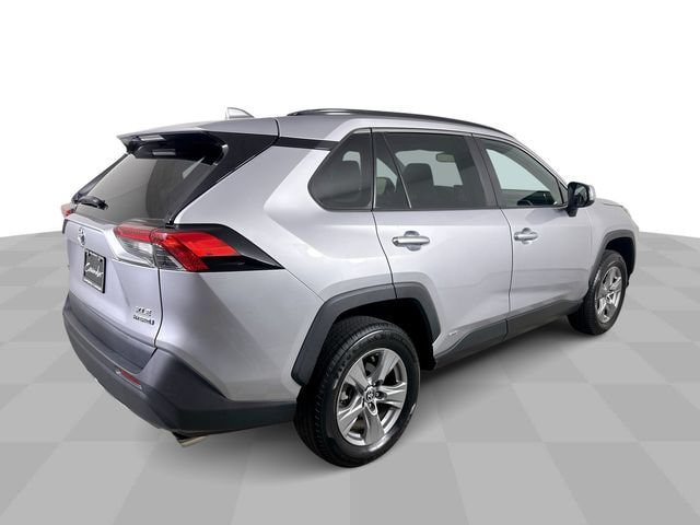 Used 2022 Toyota RAV4 XLE w/ Convenience Package AWD/4WD image 8