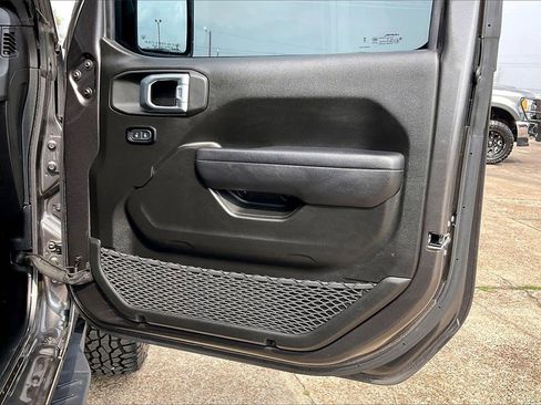 Used 2024 Jeep Gladiator Sport image 29