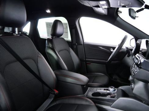 Certified 2025 Ford Escape ST-Line AWD/4WD image 11