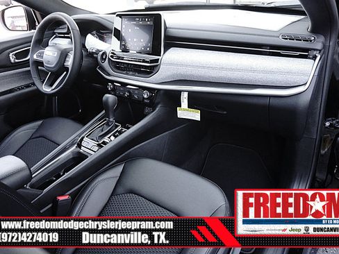 New 2026 Jeep Compass Latitude image 12