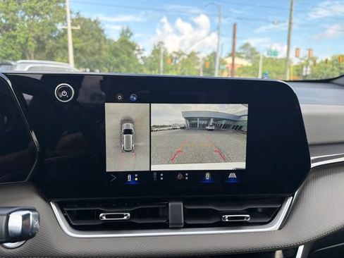 Used 2025 Chevrolet Equinox LT w/ Convenience Package II FWD image 18