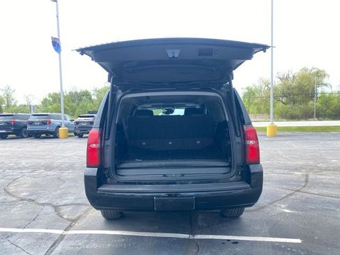 Used 2017 Chevrolet Suburban LT w/ Luxury Package AWD/4WD image 21