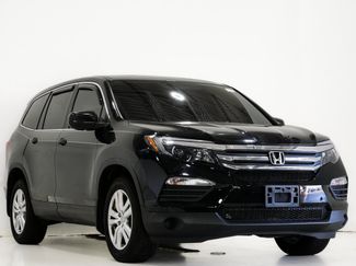 Used 2017 Honda Pilot LX image 1