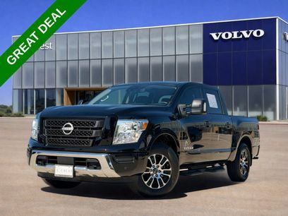 Used 2024 Nissan Titan SV w/ SV Convenience Package