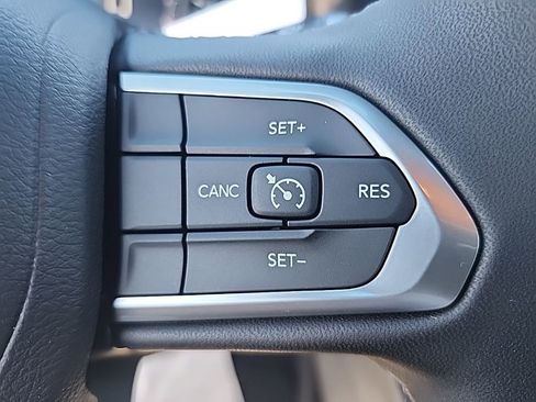 New 2026 Jeep Compass Latitude image 12