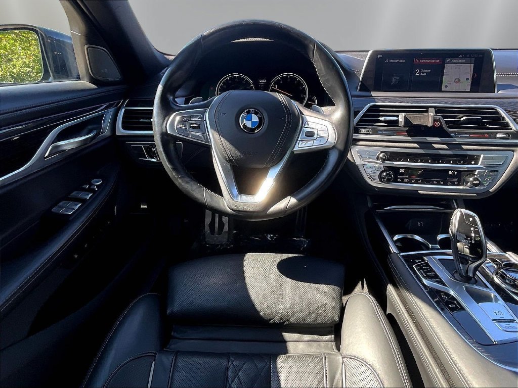 Used 2019 BMW 750i xDrive w/ Executive Package AWD/4WD image 8