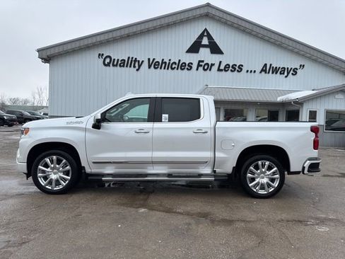 Used 2022 Chevrolet Silverado 1500 High Country w/ High Country Premium Package image 17