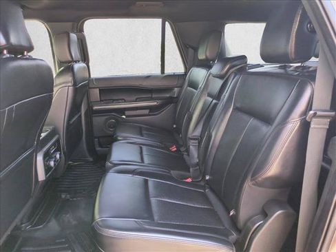 Used 2019 Ford Expedition Max XLT w/ Equipment Group 201A AWD/4WD image 17