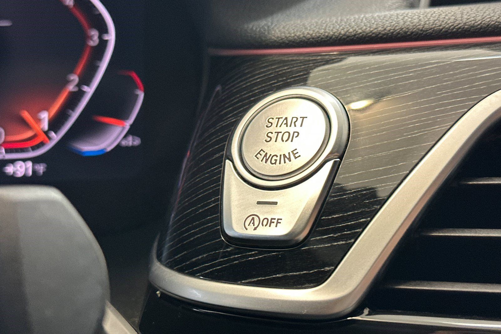 Used 2022 BMW 740i w/ M Sport Package RWD image 16