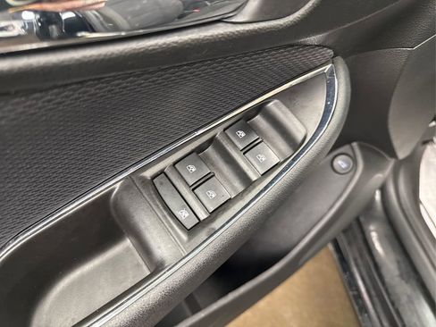 Used 2019 Chevrolet Cruze LS image 28