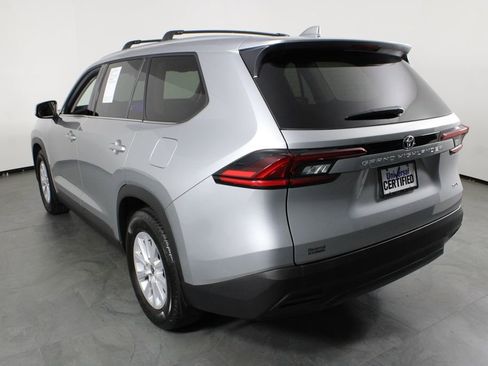 Used 2025 Toyota Grand Highlander FWD image 3