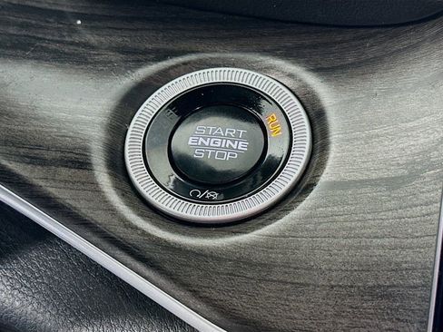 Certified 2024 Jeep Grand Cherokee L Limited w/ Luxury Tech Group II image 24