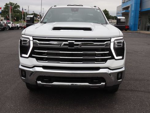 Used 2024 Chevrolet Silverado 3500 LTZ w/ LTZ Convenience Package AWD/4WD image 28