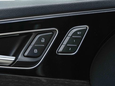 Used 2019 Audi Q7 3.0T Premium Plus AWD/4WD image 38