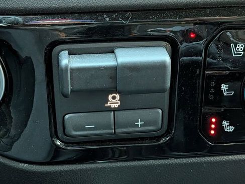 Used 2023 Chevrolet Silverado 1500 ZR2 w/ Technology Package image 26