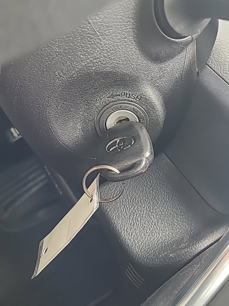 Used 2015 Toyota Camry LE FWD image 25
