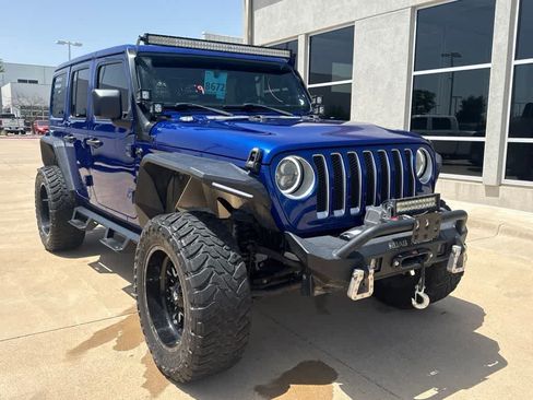 Used 2018 Jeep Wrangler Unlimited Sahara AWD/4WD image 6
