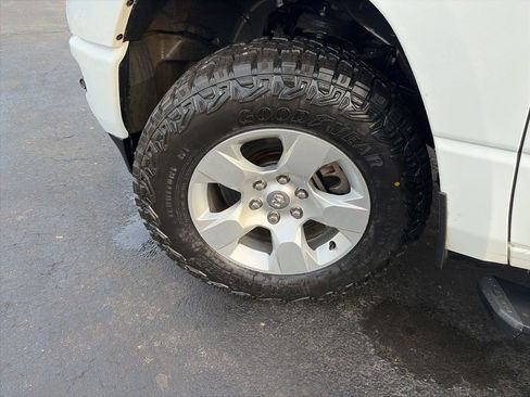 Used 2020 RAM 1500 Big Horn image 9