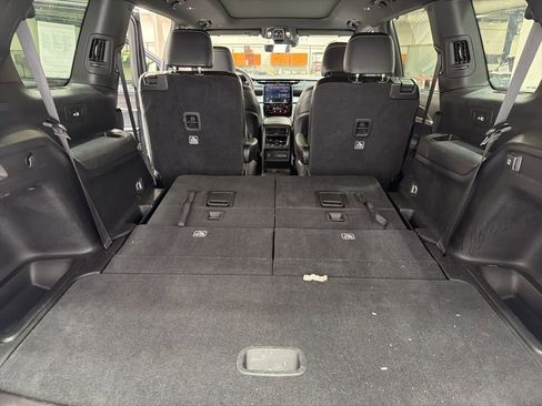 Used 2024 Jeep Grand Cherokee L Limited w/ Luxury Tech Group II image 28