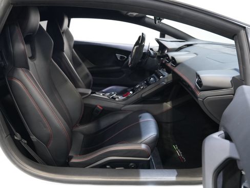 Used 2018 Lamborghini Huracan LP 610-4 AWD/4WD image 33