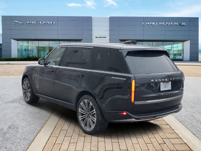 Certified 2026 Land Rover Range Rover Long Wheelbase SE AWD/4WD image 6