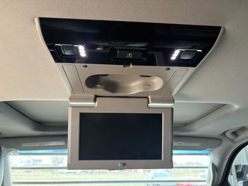 Used 2017 Cadillac Escalade Luxury image 19