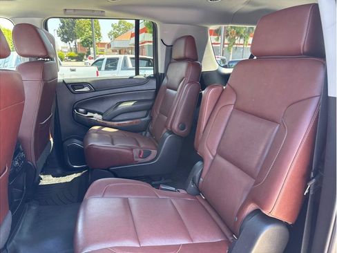 Used 2019 Chevrolet Suburban Premier w/ Premier Plus Edition AWD/4WD image 20
