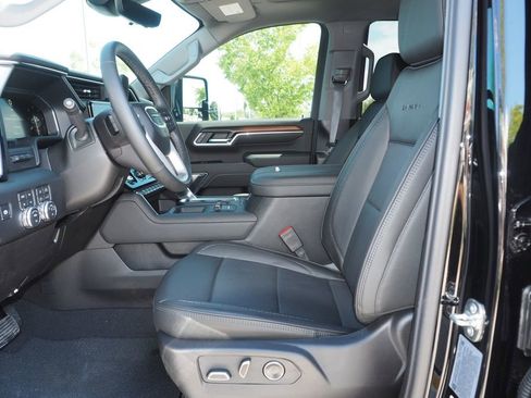 Used 2026 GMC Sierra 3500 Denali w/ Technology Package AWD/4WD image 14