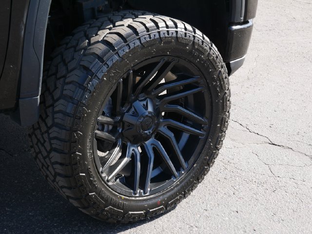 Used 2023 GMC Sierra 1500 Denali w/ Technology Package AWD/4WD image 11