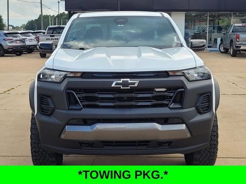 Used 2024 Chevrolet Colorado Trail Boss w/ Technology Package AWD/4WD image 3