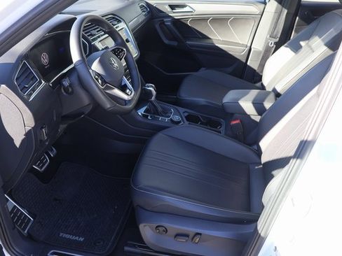 Used 2023 Volkswagen Tiguan SE R-Line image 19