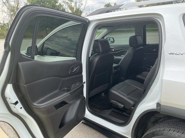 Used 2023 GMC Acadia SLT w/ Preferred Package FWD image 16