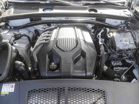 Used 2023 Porsche Macan Turbo image 26