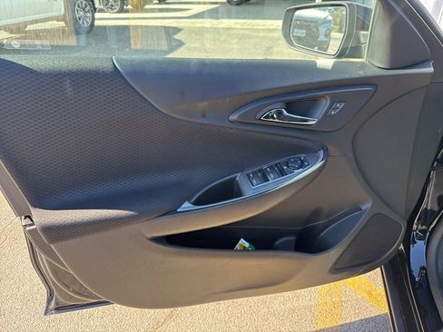 Used 2025 Chevrolet Malibu LT image 8