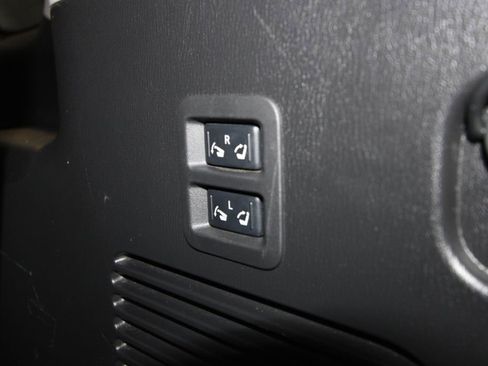 Used 2020 Nissan Armada Platinum w/ Captain's Chairs Package image 48