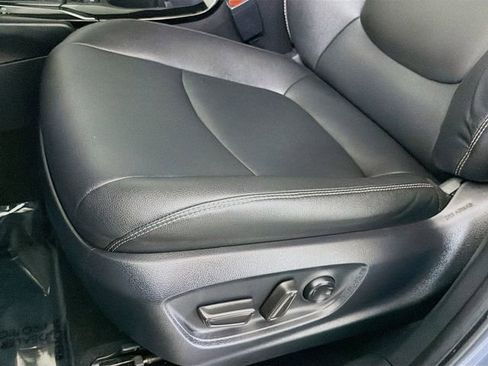Used 2024 Toyota Corolla Cross XLE w/ Convenience Package FWD image 22
