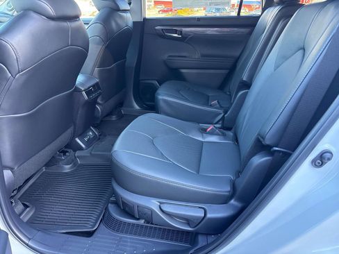 New 2026 Toyota Highlander Limited AWD/4WD image 6