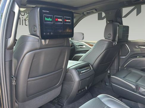 Used 2023 Cadillac Escalade Premium Luxury AWD/4WD image 11