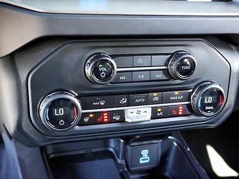 Used 2025 Ford Bronco Outer Banks image 27