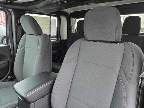 New 2026 Jeep Gladiator Sport image 25