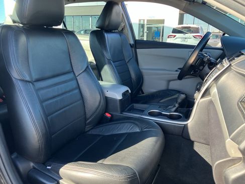Used 2017 Toyota Camry SE image 29