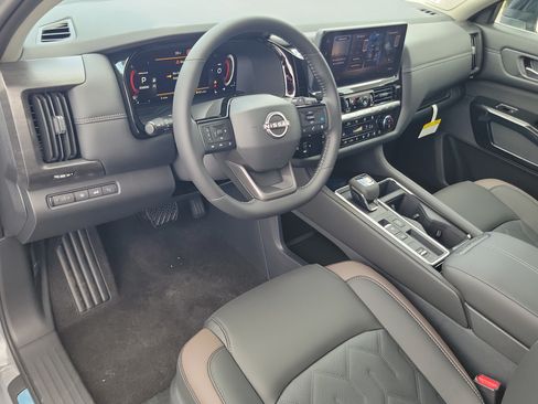 New 2026 Nissan Pathfinder Platinum FWD image 13