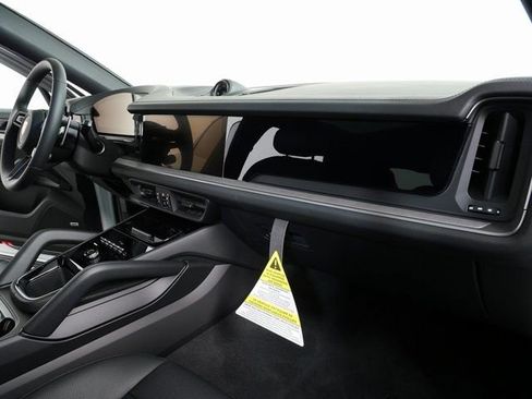 New 2026 Porsche Cayenne Coupe image 26