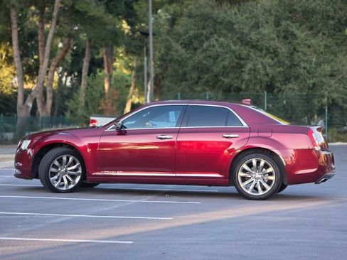 Used 2018 Chrysler 300 Touring w/ Chrome Appearance Package RWD image 13