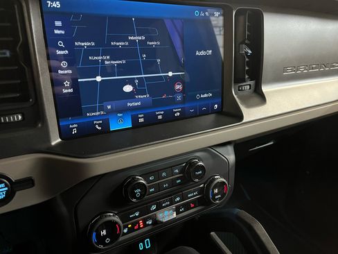 Used 2024 Ford Bronco Wildtrak image 16