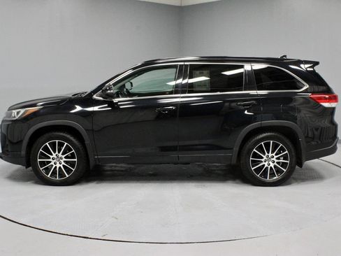 Used 2018 Toyota Highlander SE AWD/4WD image 9