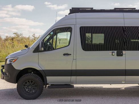 Used 2025 Mercedes-Benz Sprinter 2500 image 4