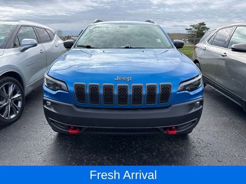 Used 2019 Jeep Cherokee Trailhawk AWD/4WD image 2