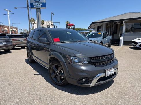 Used 2018 Dodge Journey Crossroad FWD image 1